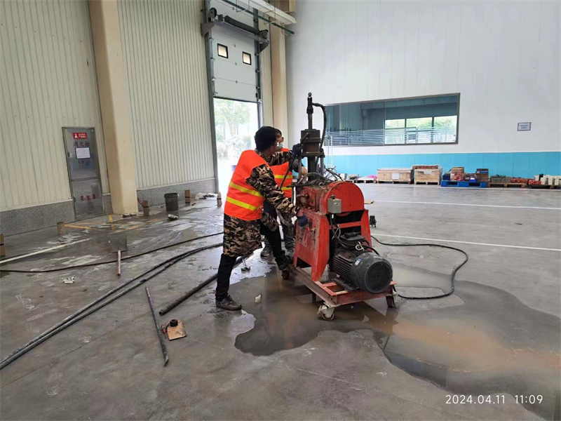 昌图厂房地面下沉塌陷注浆加固施工